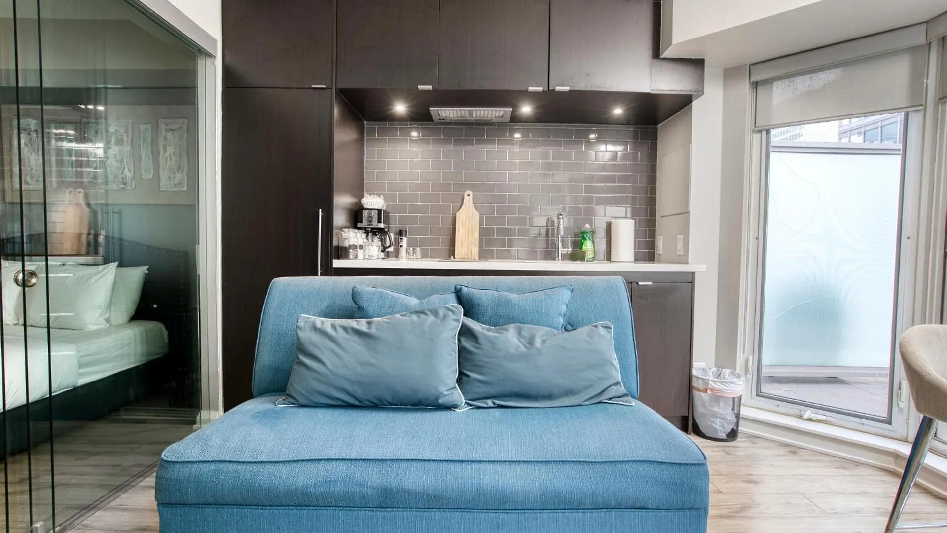 Modern 1 Bedroom Sleeps 3 Yorkville Stk Toronto 0*,  Canada