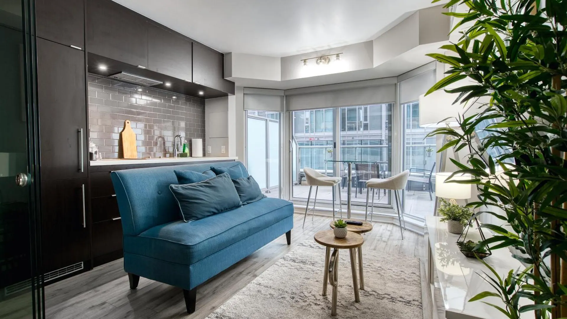 Modern 1 Bedroom Sleeps 3 Yorkville Stk Toronto Apartment