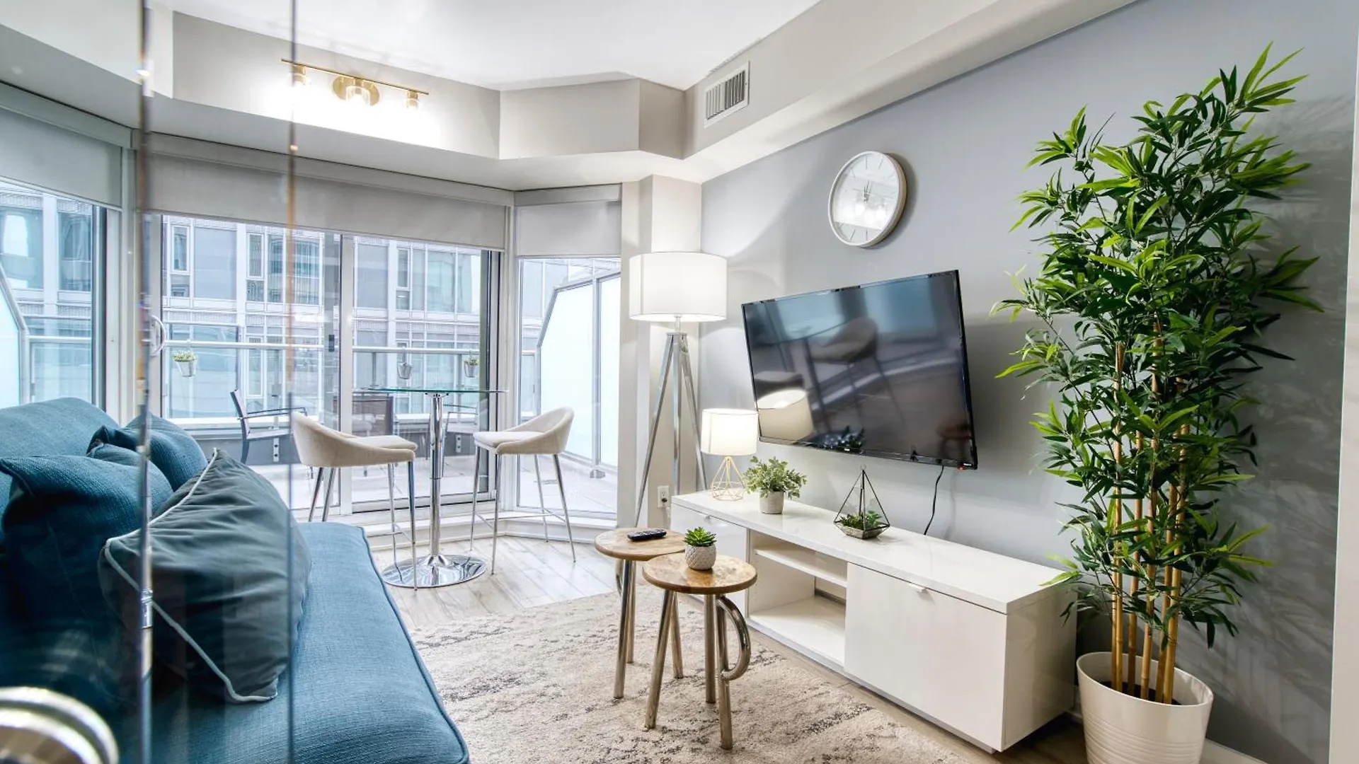 Modern 1 Bedroom Sleeps 3 Yorkville Stk Toronto Apartment