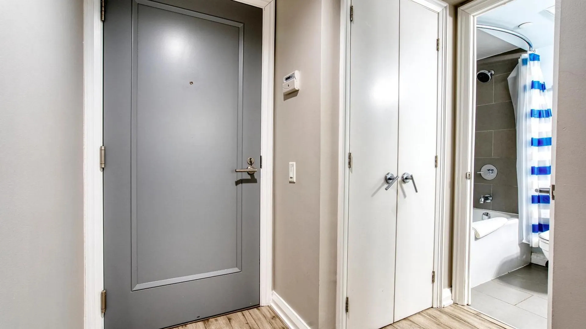 Modern 1 Bedroom Sleeps 3 Yorkville Stk Toronto