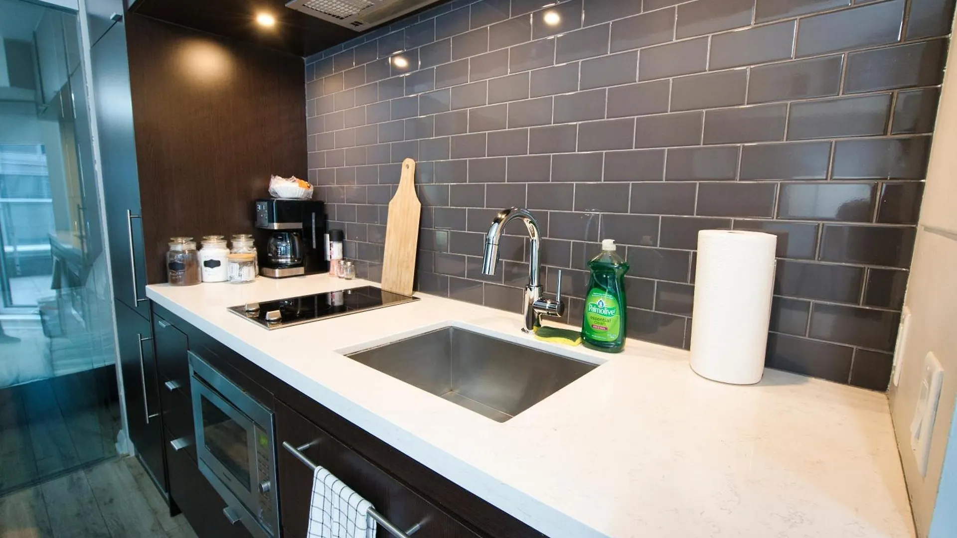 Modern 1 Bedroom Sleeps 3 Yorkville Stk Toronto 0*,  Canada